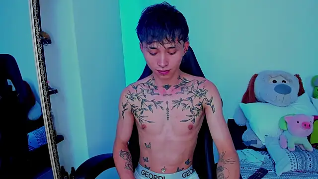 juniior 2311  online show from 11/13/25, 07:02