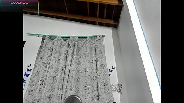Snapshot of Laila_Laly chatting on 06/19/26, 04:44 Laila Laly online show from 06/19/26, 04:44
