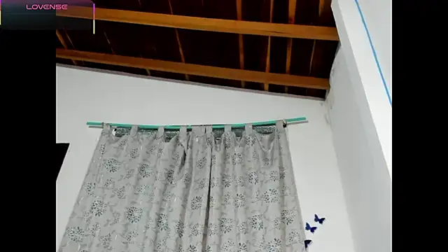 Snapshot of Laila_Laly chatting on 07/12/26, 03:25 Laila Laly online show from 07/12/26, 03:25
