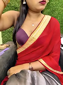 Snapshot of yhona_darling chatting on 03/31/26, 03:45 yhona darling online show from 03/31/26, 03:45