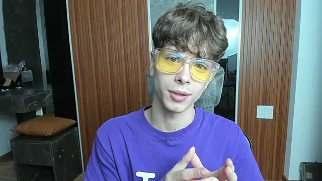 calvin love you online show from 04/10/26, 05:17