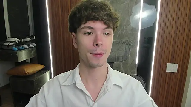 Snapshot of calvin_love_you chatting on 07/11/26, 03:04 calvin love you online show from 07/11/26, 03:04