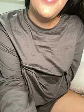 Snapshot of lilylush24 chatting on 03/19/25, 11:47 lilylush24 online show from 03/19/25, 11:47