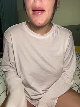 Snapshot of lilylush24 chatting on 03/23/25, 05:21 lilylush24 online show from 03/23/25, 05:21