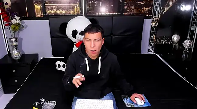 salvadorgomezx online show from 12/27/24, 07:57