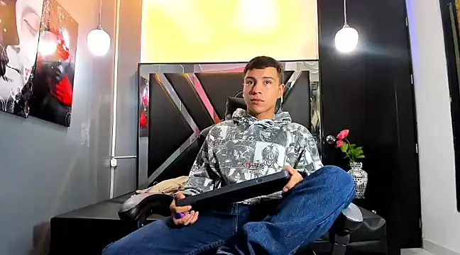 salvadorgomezx online show from 12/30/24, 07:21