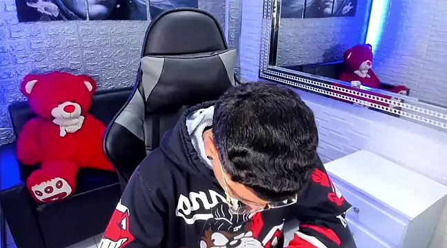 salvadorgomezx online show from 02/05/25, 08:54