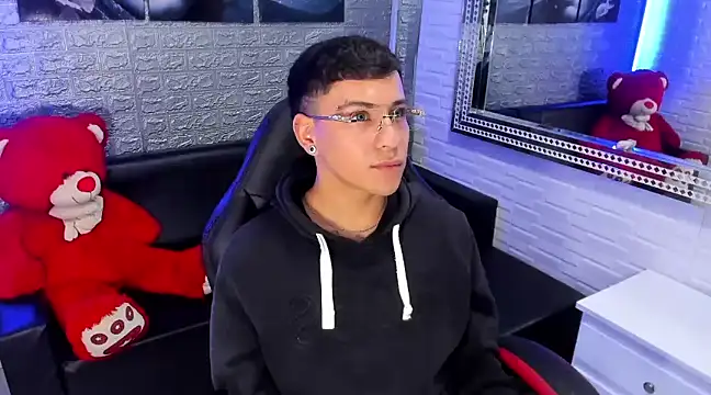 salvadorgomezx online show from 02/09/25, 09:37