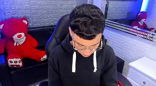 salvadorgomezx online show from 02/18/25, 02:38