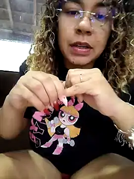 Snapshot of VitoriaFernandes chatting on 02/02/26, 03:22 VitoriaFernandes online show from 02/02/26, 03:22