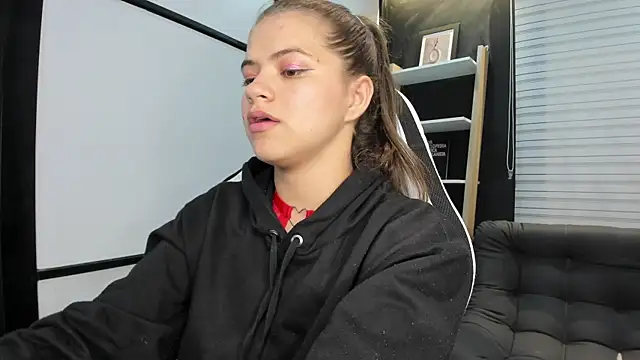 PaigeJayden online show from 02/19/25, 02:12