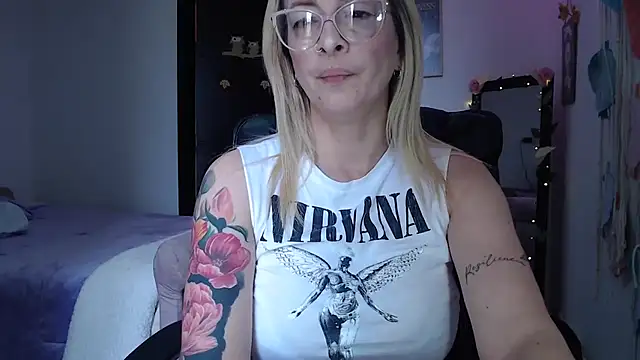 yulieth anamar online show from 03/09/25, 06:11