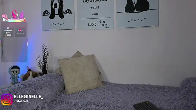 ElleGisellee online show from 10/30/25, 05:09