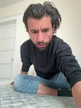 Snapshot of Natural_sexy33 chatting on 03/03/25, 02:48 Natural sexy33 online show from 03/03/25, 02:48