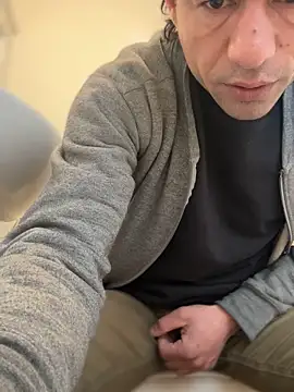 Snapshot of Natural_sexy33 chatting on 03/09/25, 02:54 Natural sexy33 online show from 03/09/25, 02:54