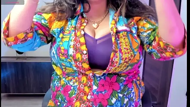 Snapshot of Gulabi_Queen chatting on 03/22/25, 11:00 Gulabi Queen online show from 03/22/25, 11:00