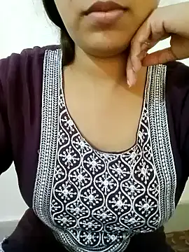 Arohi is Live online show from 01/15/25, 09:02