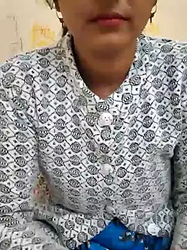 Snapshot of CUTYHINA_001 chatting on 12/19/24, 07:18 CUTYHINA 001 online show from 12/19/24, 07:18