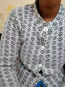 Snapshot of CUTYHINA_001 chatting on 12/20/24, 05:25 CUTYHINA 001 online show from 12/20/24, 05:25