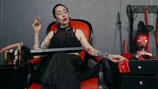 LusstCruella online show from 03/18/25, 06:15