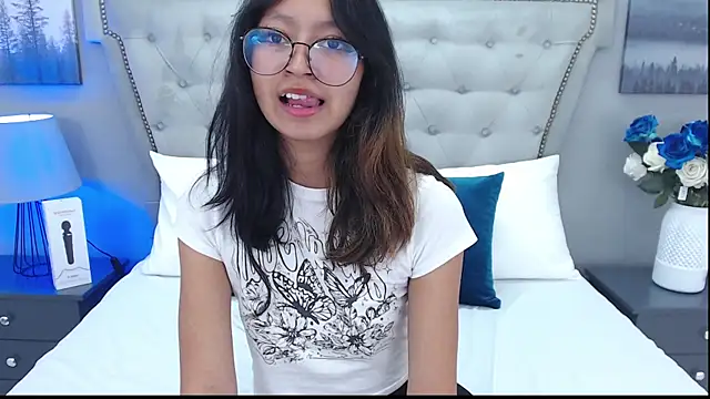 Yommi Winx online show from 03/11/25, 05:05