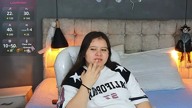 Laia and Aloby online show from 10/14/25, 10:21