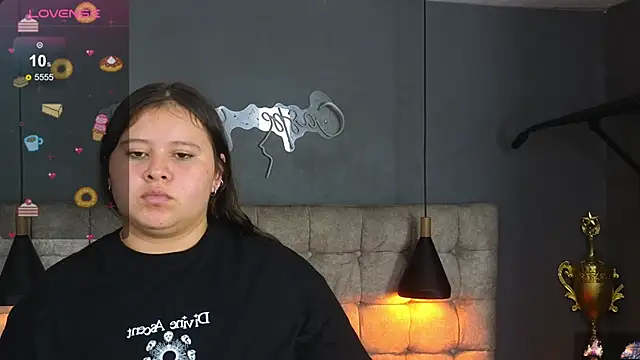 Laia and Aloby online show from 12/19/25, 10:06