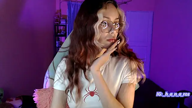 Snapshot of 7Hana7 chatting on 10/27/25, 07:51 7Hana7 online show from 10/27/25, 07:51