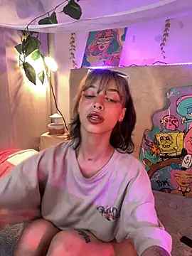 Snapshot of Kitty_arts chatting on 02/22/25, 06:52 Kitty arts online show from 02/22/25, 06:52