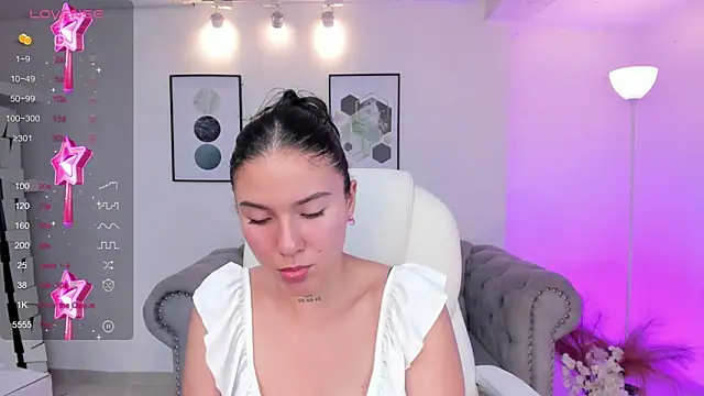 kendaall jenner  online show from 12/21/24, 03:36