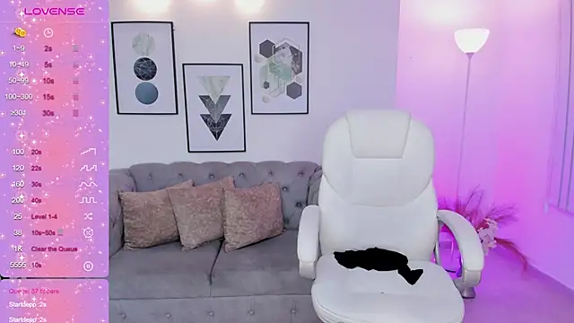 kendaall jenner  online show from 12/24/24, 06:55