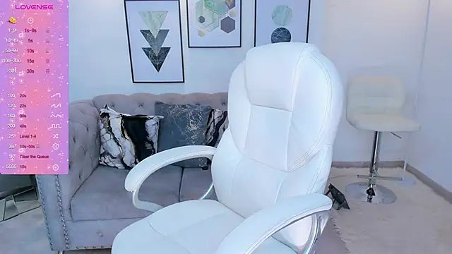 kendaall jenner  online show from 02/28/25, 05:15