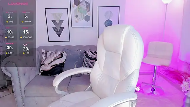 kendaall jenner  online show from 03/04/25, 04:27