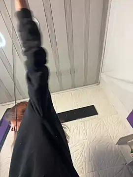 Nikol Rang   online show from 02/13/25, 04:00