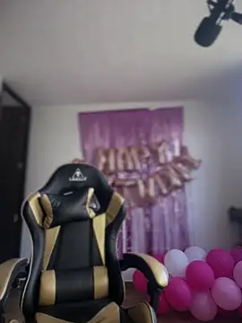 Nikol Rang   online show from 04/24/26, 07:05