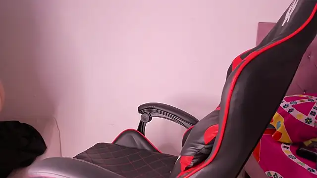 Snapshot of cristalsadik23 chatting on 02/24/25, 09:41 cristalsadik23 online show from 02/24/25, 09:41