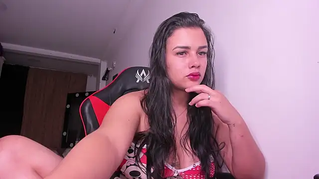 Snapshot of cristalsadik23 chatting on 09/18/25, 05:53 cristalsadik23 online show from 09/18/25, 05:53