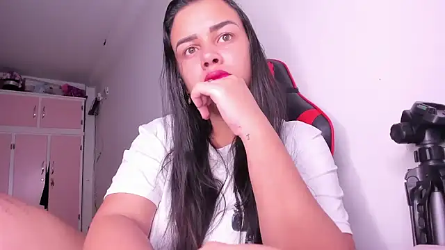 Snapshot of cristalsadik23 chatting on 09/30/25, 09:03 cristalsadik23 online show from 09/30/25, 09:03