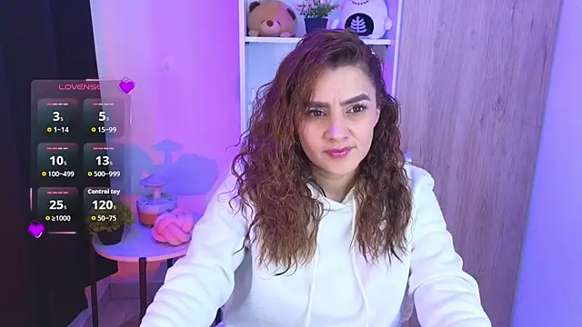 Snapshot of Lu_perez chatting on 06/26/26, 01:48 Lu perez online show from 06/26/26, 01:48