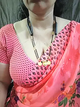 Snapshot of bhuvana555 chatting on 06/06/26, 05:50 bhuvana555 online show from 06/06/26, 05:50