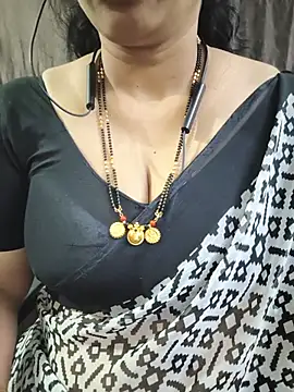 Snapshot of bhuvana555 chatting on 06/21/26, 05:37 bhuvana555 online show from 06/21/26, 05:37