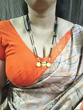 Snapshot of bhuvana555 chatting on 07/03/26, 05:52 bhuvana555 online show from 07/03/26, 05:52