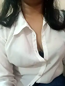 Snapshot of Rina777o chatting on 03/01/25, 09:48 Rina777o online show from 03/01/25, 09:48