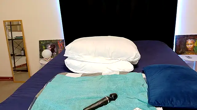 chloechrome online show from 03/12/26, 11:33