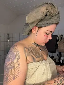 elina may online show from 01/11/26, 08:08