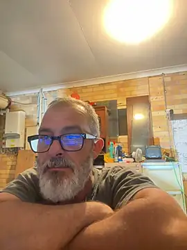Snapshot of ausbod chatting on 12/24/24, 01:06 ausbod online show from 12/24/24, 01:06