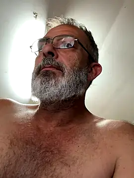 Snapshot of ausbod chatting on 10/26/25, 04:13 ausbod online show from 10/26/25, 04:13