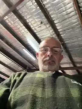 Snapshot of ausbod chatting on 03/30/26, 06:42 ausbod online show from 03/30/26, 06:42