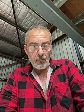 Snapshot of ausbod chatting on 04/04/26, 11:18 ausbod online show from 04/04/26, 11:18