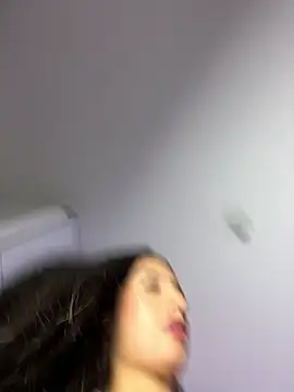 Snapshot of IssabellaLopez chatting on 05/27/26, 04:37 IssabellaLopez online show from 05/27/26, 04:37